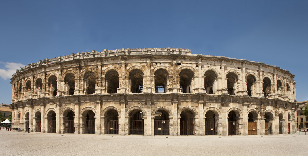 nimes arenes