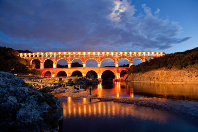Pont du Gard illuminé