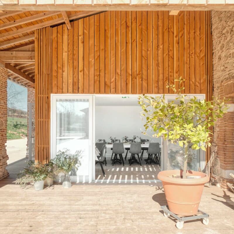 Terrasse de la maison d'hôtes au Domaine d'Escons proche de Toulouse