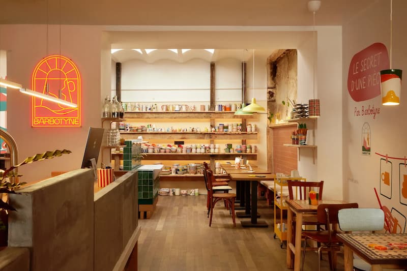 Intérieur du café céramique Barbotyne