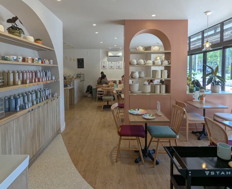Intérieur du café céramique Pause Biscuit à Toulouse