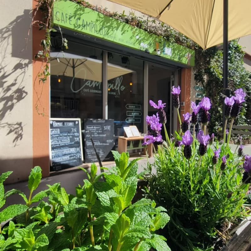 La devanture de l'épicerie-café Campillo à Toulouse